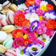 Печенье Macaroon + цветы в коробке