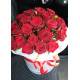 35 красных роз в шляпной коробке 
