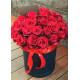 35 красных роз в шляпной коробке 