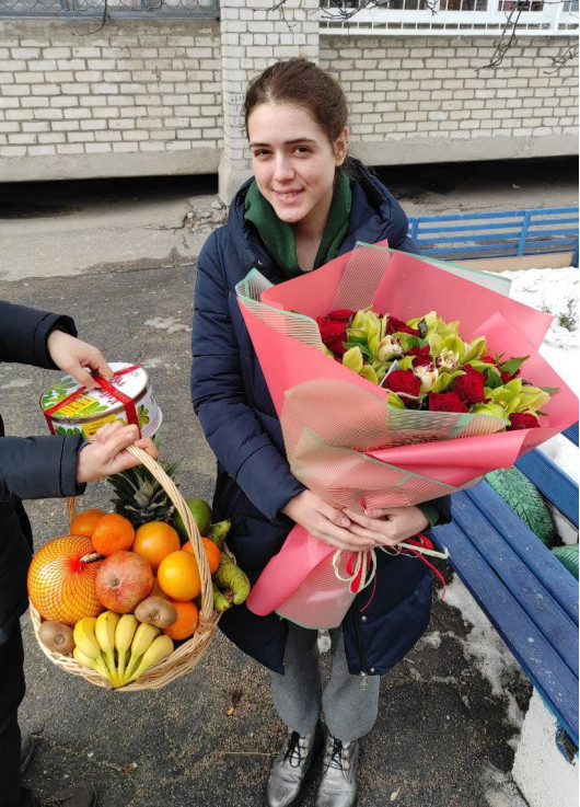 "Моей любимой" Розы и орхидеи