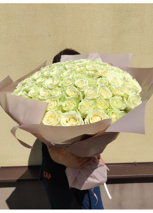 101 белая роза Элитная 70-80 см