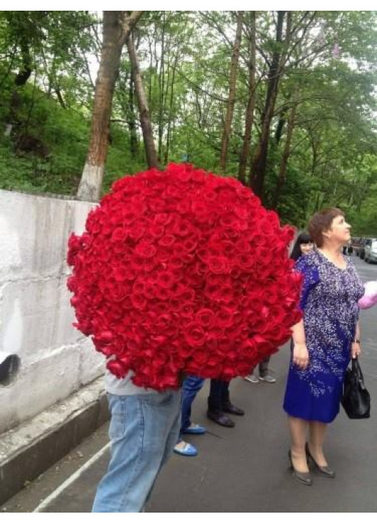 СУПЕРБУКЕТ 333 красных роз