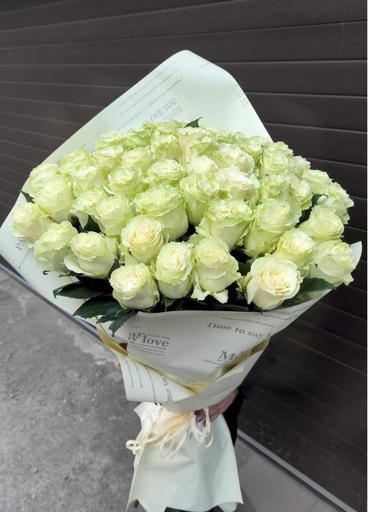 51 белая голландская метровая роза