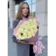 35 белых роз в красивой упаковке