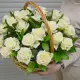 Белые розы в корзине Белые розы в корзине