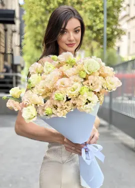 Кремовая эустома