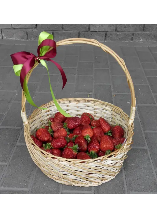 Клубника в корзинке Днепр Клубника в корзинке Днепр