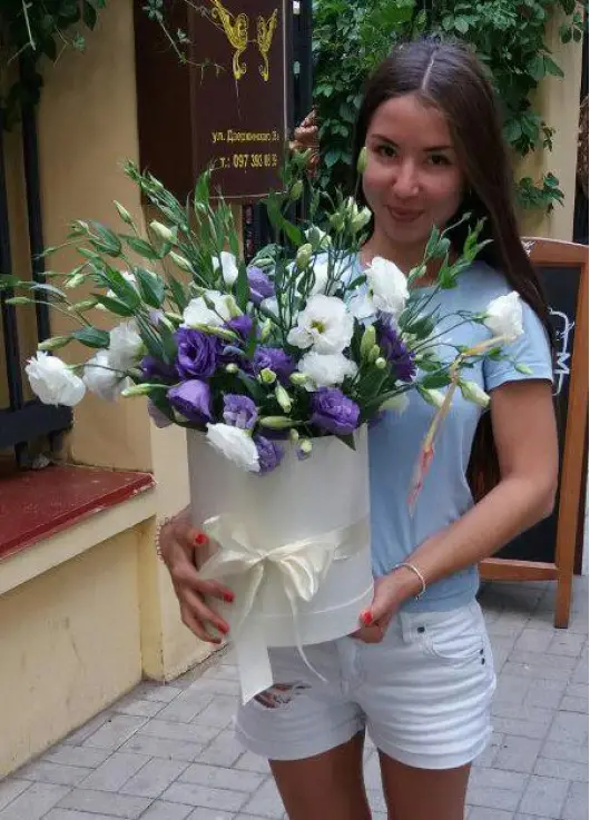 Эустома в шляпной коробке Эустома в шляпной коробке
