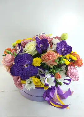 Цветочны Микс в шляпной коробке Днепр