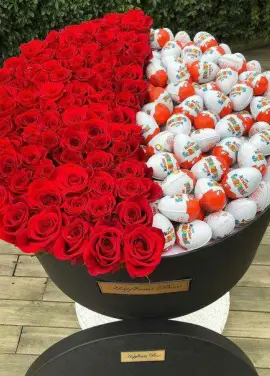 Роскошный презент 75 Kinder + 51 роза