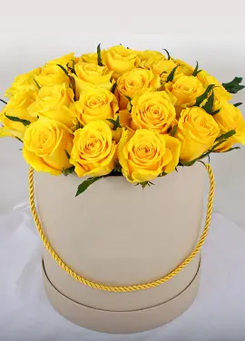 Желтые розы в коробке 39 шт.