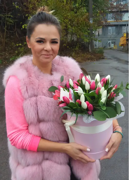 Микс тюльпан в шляпной коробке Микс тюльпан в шляпной коробке
