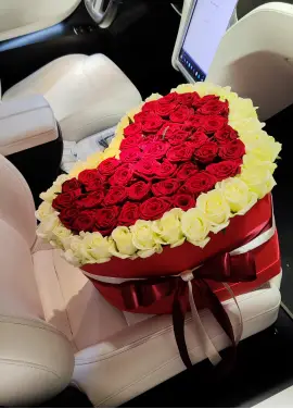 Сердце из роз в коробке
