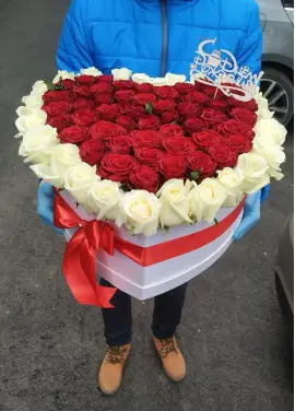 Сердце из роз в коробке
