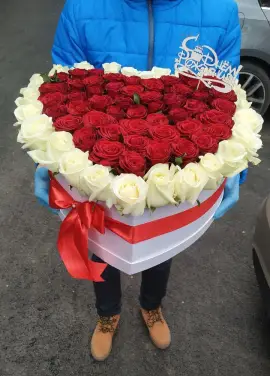 Сердце из роз в коробке