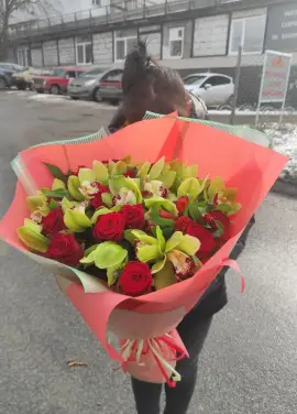 "Моей любимой" Розы и орхидеи