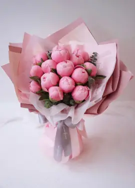 Розовые пионы букет