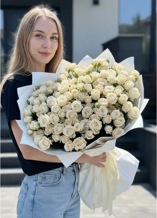 51 кремовая кустовая роза Днепр 51 кремовая кустовая роза Днепр