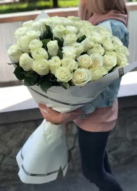 51 белая голландская метровая роза