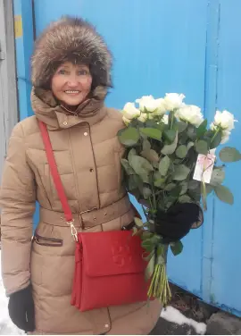 Букет из 15 белых роз Аваланч