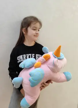Розовый единорог