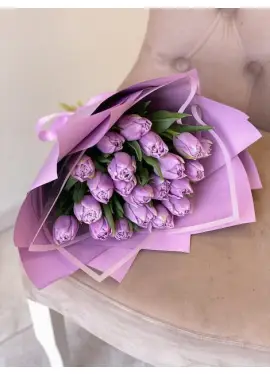 Букет из 19 сиреневых тюльпанов (импорт, Голландия)